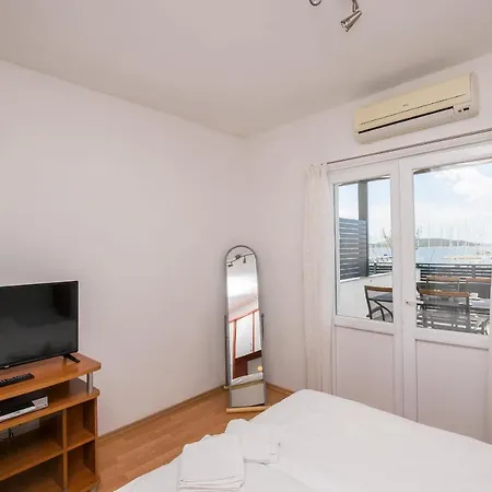 Apartments And Rooms Mare Vodice Exterior photo
