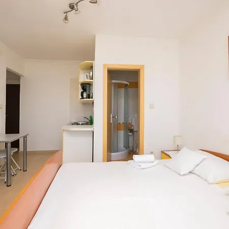 Apartments And Rooms Mare Vodice Exterior photo