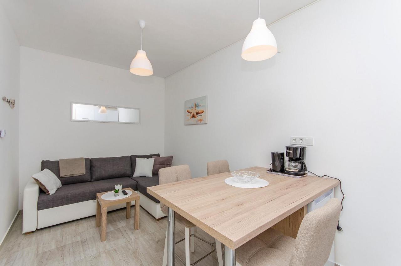 And Mara Apartment