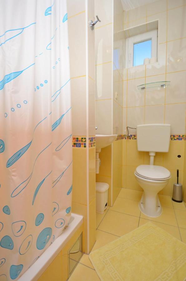 Apartment And Mara Vodice
