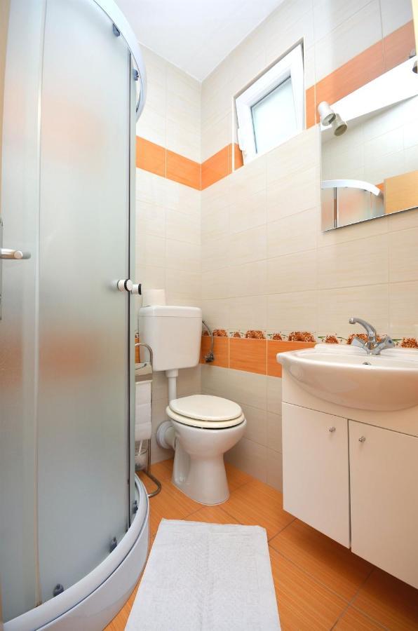 Apartment And Mara Vodice